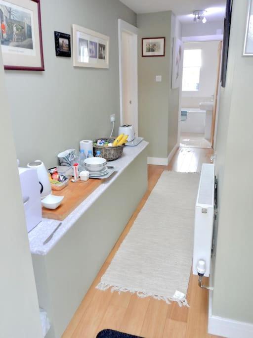 טרורו Stunning Annexe 1 Luxury Bedroom, Eating Area & Bathroom Only! מראה חיצוני תמונה